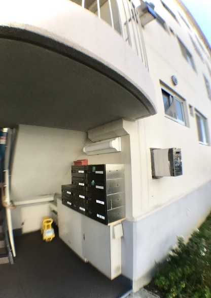 神陵台東住宅51号棟　収益のエントランス