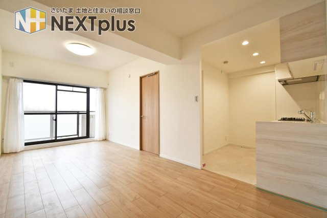 ワコーレ大宮の居間・リビング