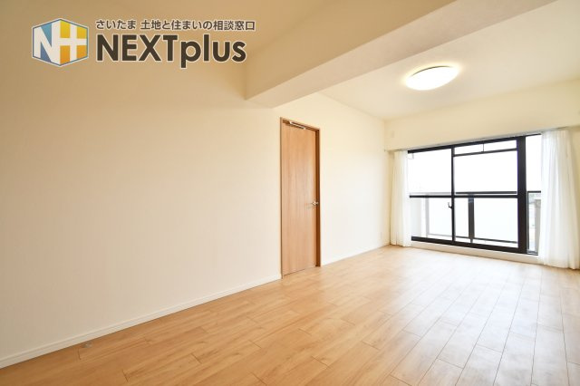 ワコーレ大宮の居間・リビング