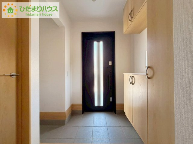 ひたちなか市相金町　新築戸建の玄関|使い勝手の良い大きなシューズボックス☆乱雑になりがちな玄関をスッキリ見せてくれます！