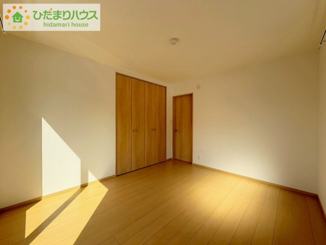ひたちなか市相金町　新築戸建の洋室|大きなベッドを置いても余裕の広さの主寝室♪♪