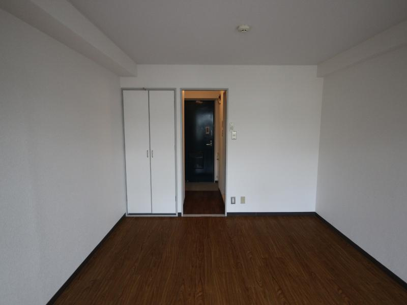 メゾンモアーの居間・リビング