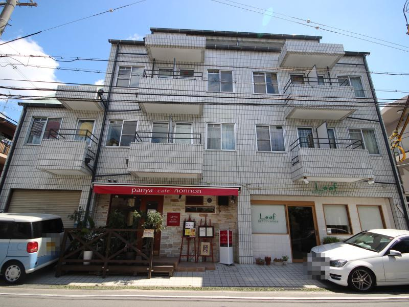 メゾンモアーのエントランス