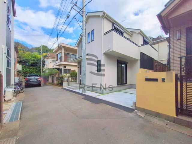 【前面道路含む現地写真】 | 西東京市柳沢３丁目　新築戸建て | 落ち着いた低層住宅街の一角、静かな暮らしを送れます
