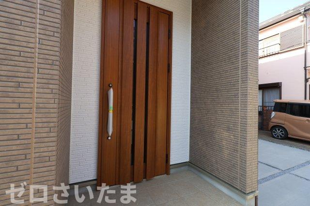 《仲介手数料無料》上尾市浅間台２丁目24-23新築一戸建てTerrechezの玄関
