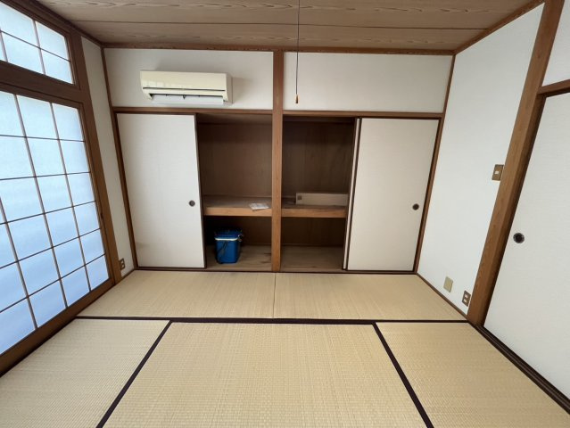 若王寺三丁目住居付倉庫兼事務所の収納|3階居住用部分