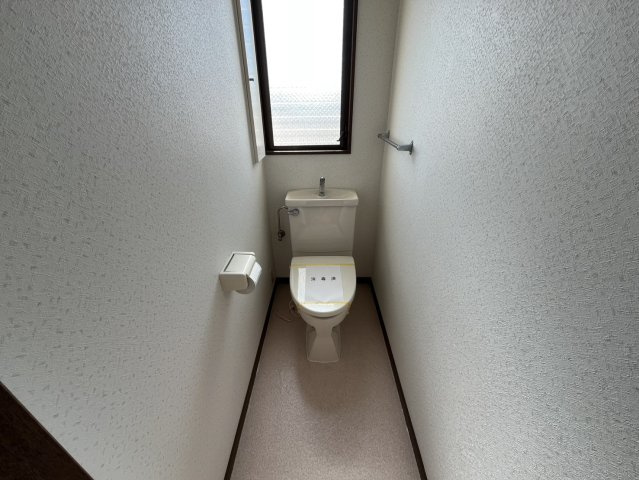 若王寺三丁目住居付倉庫兼事務所のトイレ|3階居住用部分