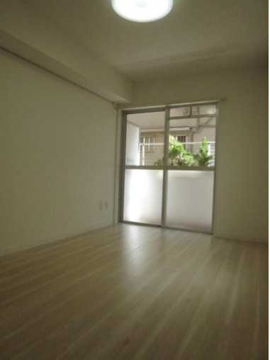 TOP二子玉川第3　リノベーション　礼金0　角部屋の居間・リビング