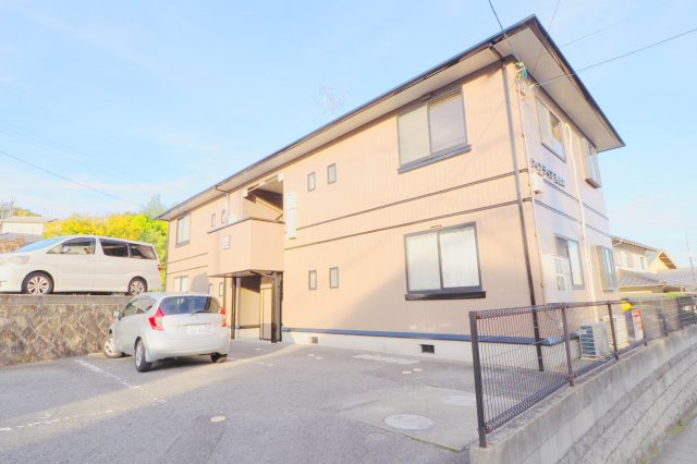 ウインディア西山本の外観