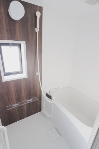 ウインディア西山本の浴室