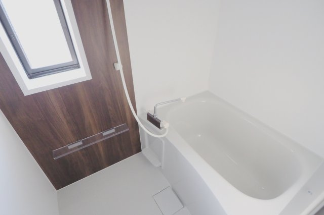 ウインディア西山本の浴室