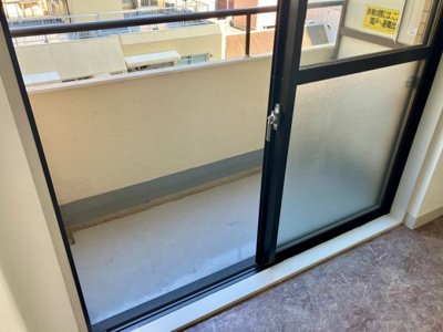 【バルコニー】 | ライオンズマンション板橋 | バルコニーからの眺めを楽しみながら食事をしませんか