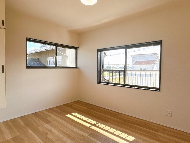 【商談中】リフォーム済中古戸建　大垣市新長松2丁目　昭和54年築の洋室