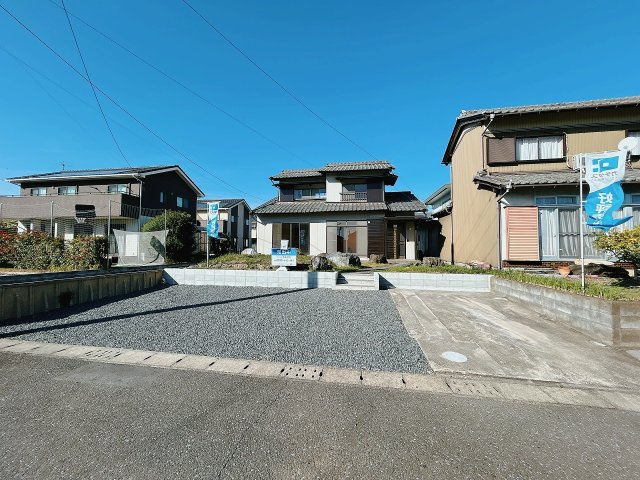 リフォーム済中古戸建　大垣市新長松2丁目　昭和54年築の駐車場