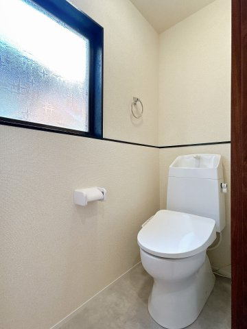 【商談中】リフォーム済中古戸建　大垣市新長松2丁目　昭和54年築のトイレ