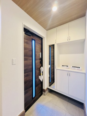 高崎市下小鳥町の玄関|履物の着脱もスムーズにできる玄関♪