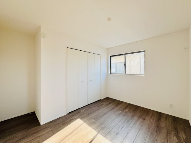 高崎市下小鳥町の洋室|お子様の一人部屋デビューにも最適♪