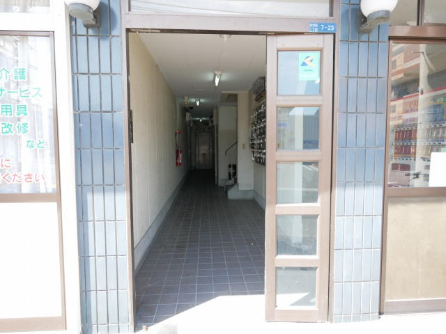 グランビルド東住吉のエントランス