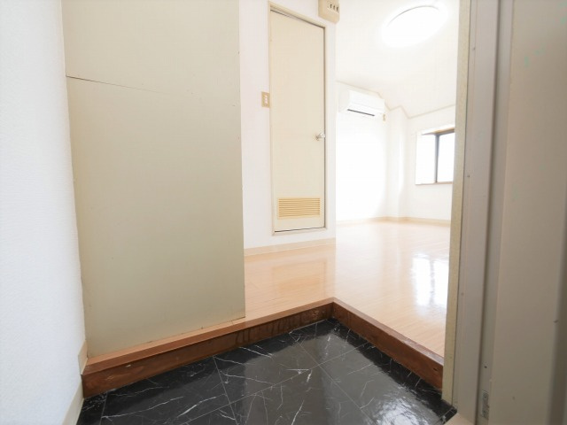 グランビルド東住吉の玄関