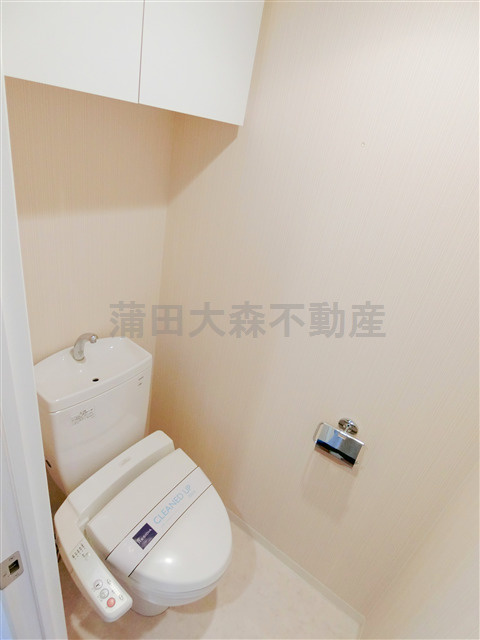 レジディア蒲田Ⅲのトイレ|棚収納と温水洗浄便座付きのトイレ