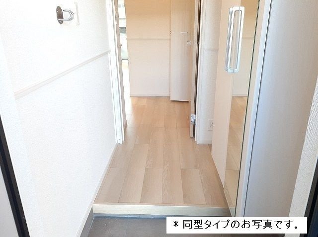 ヒカルサ名古屋港区大西Ⅱの玄関|シンプルで使いやすい玄関です