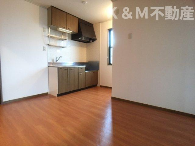 ロイヤルタウン泉　Ｃの居間・リビング|類似間取り