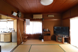 【居間・リビング】 | 笠間市福原5LDK中古住宅