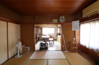 【居間・リビング】 | 笠間市福原5LDK中古住宅