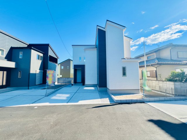 高崎市下小鳥町の外観|駐車スペース２台可◎