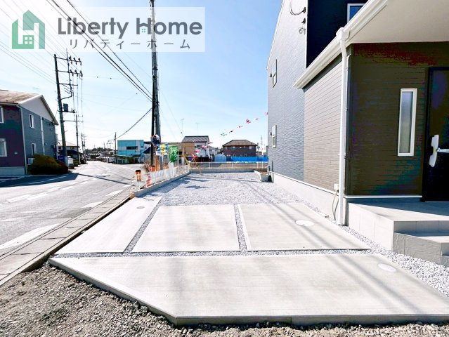 古河市諸川第13　新築戸建　2号棟の駐車場
