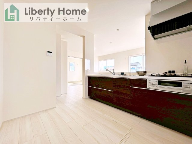 古河市諸川第13　新築戸建　2号棟のキッチン