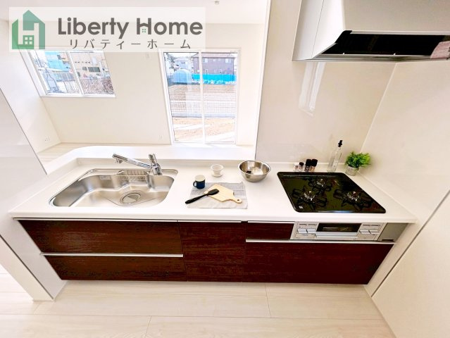 古河市諸川第13　新築戸建　2号棟のキッチン