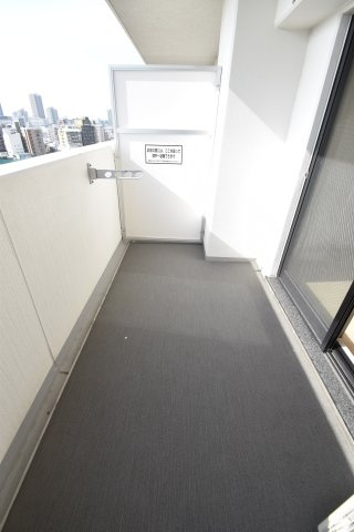 大阪市都島区東野田町４丁目の賃貸マンションのバルコニー