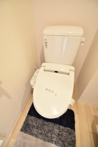 大阪市都島区東野田町４丁目の賃貸マンションのトイレ