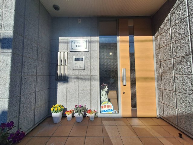 Ｋ．スクエア東蒔田のエントランス