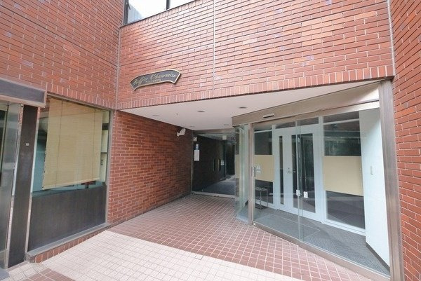 ラフィネお茶の水のエントランス