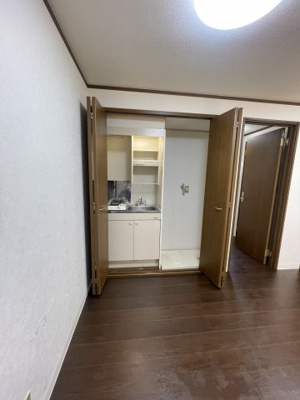 【キッチン】 | アイランド | 別号室参考写真(反転)