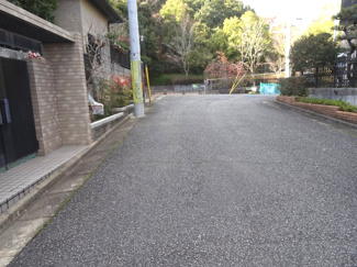 【前面道路含む現地写真】 | 川西市けやき坂３丁目　中古ー戸建て