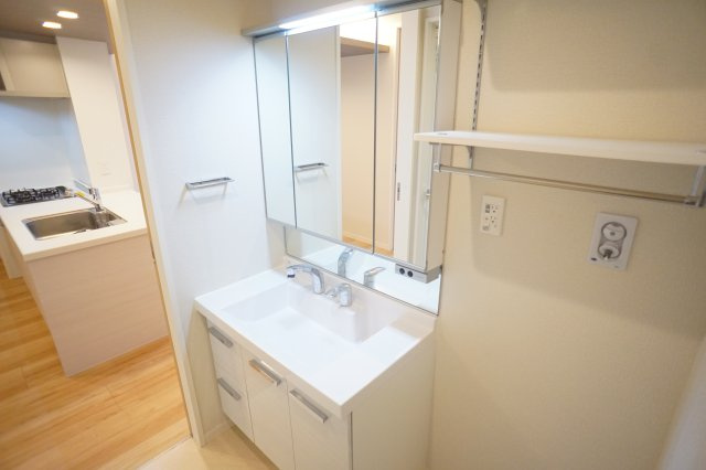 シャーメゾン　コンフォーザの洗面所