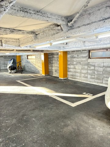 アンシュリットの駐車場