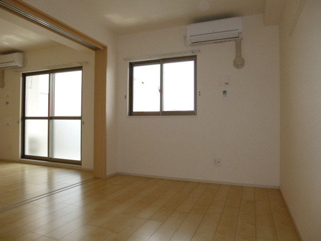 ケイマイティの洋室