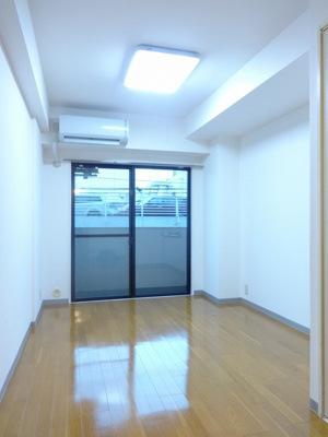 【居間・リビング】 | ライオンズマンション志村坂上第２ | こちらの居間で趣味の時間をお楽しみください