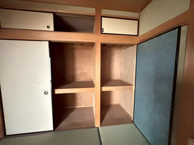 花田戸建の収納