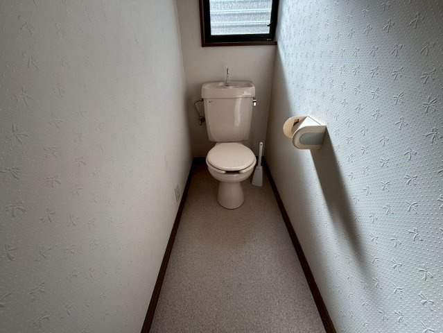 花田戸建のトイレ