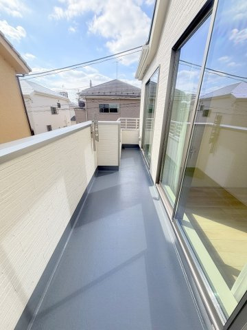 三郷市番匠免1丁目　新築戸建　全5棟　A号棟のバルコニー|同施工会社の参考写真になります。