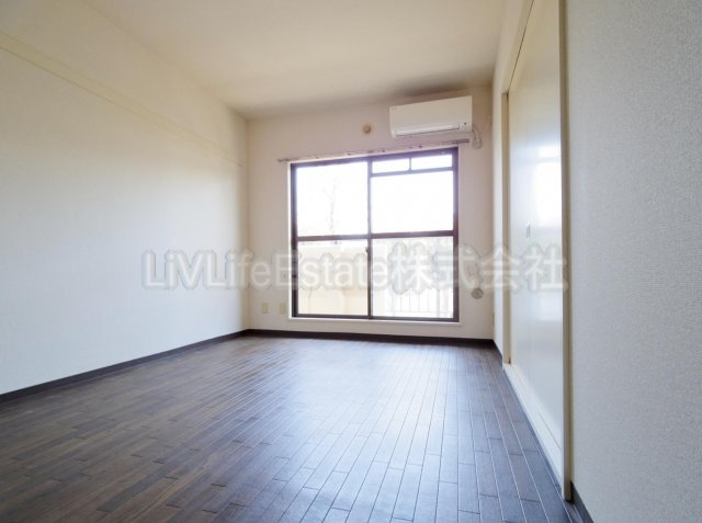 ラークパレスの洋室