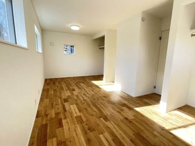 【洋室】 | 亀山市川合町