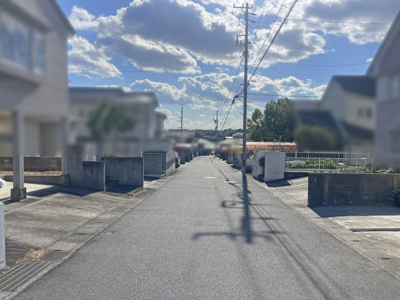 【前面道路含む現地写真】 | 亀山市川合町 | 前面道路