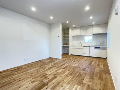 【居間・リビング】 | 亀山市川合町 | ＬＤＫ