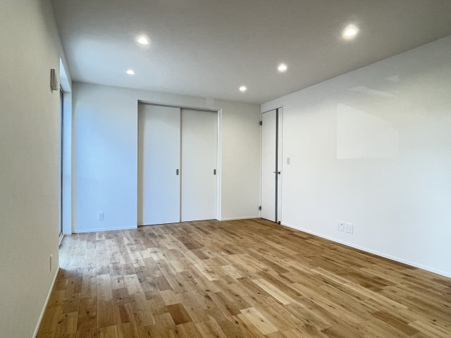 【洋室】 | 亀山市川合町